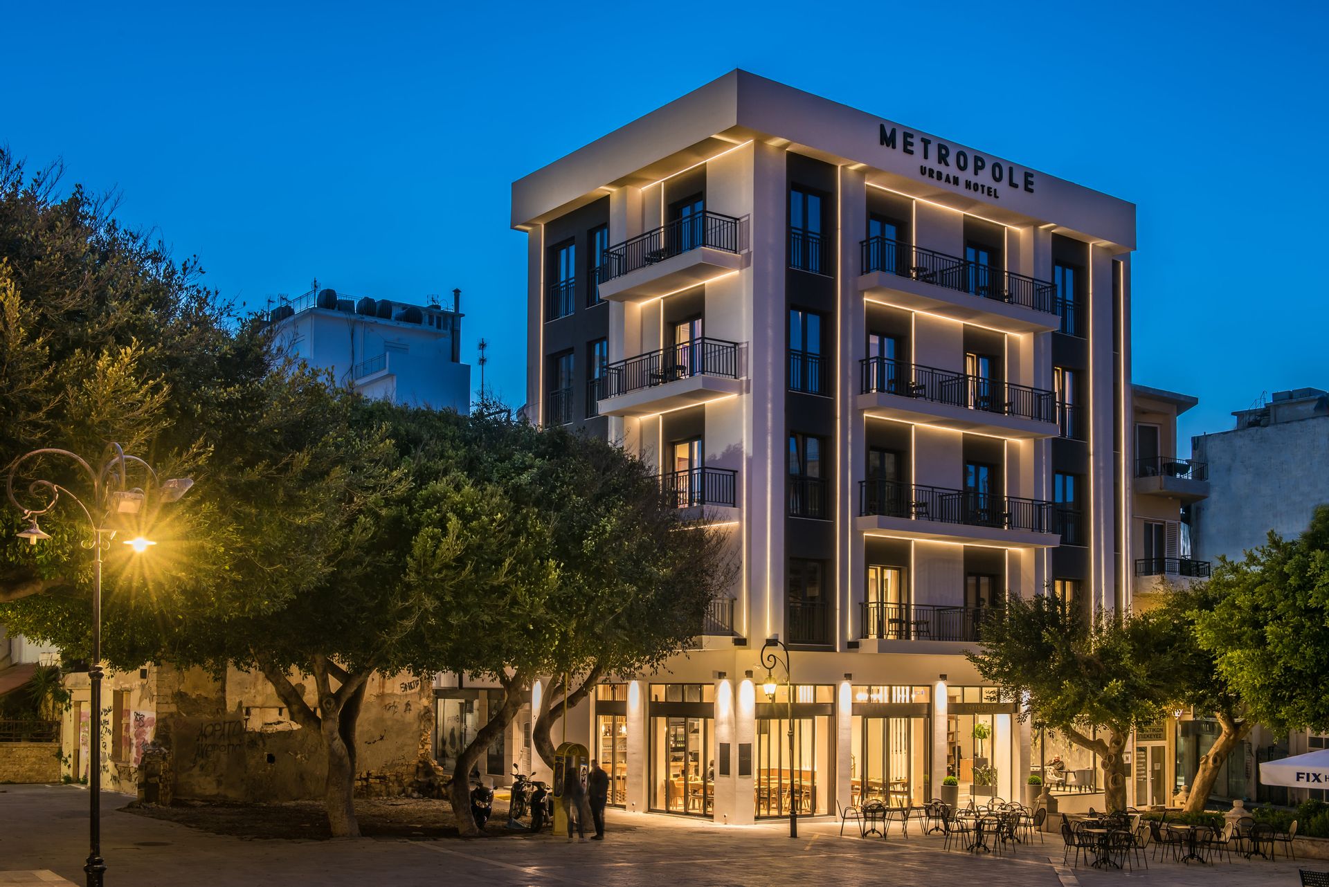 Metropole Urban Hotel pool